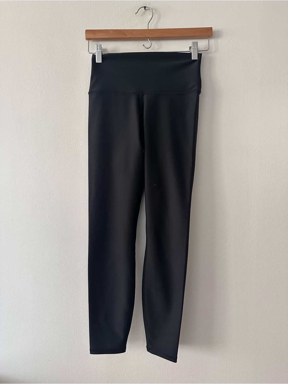 Alo Yoga Shinny black leggings size medium
